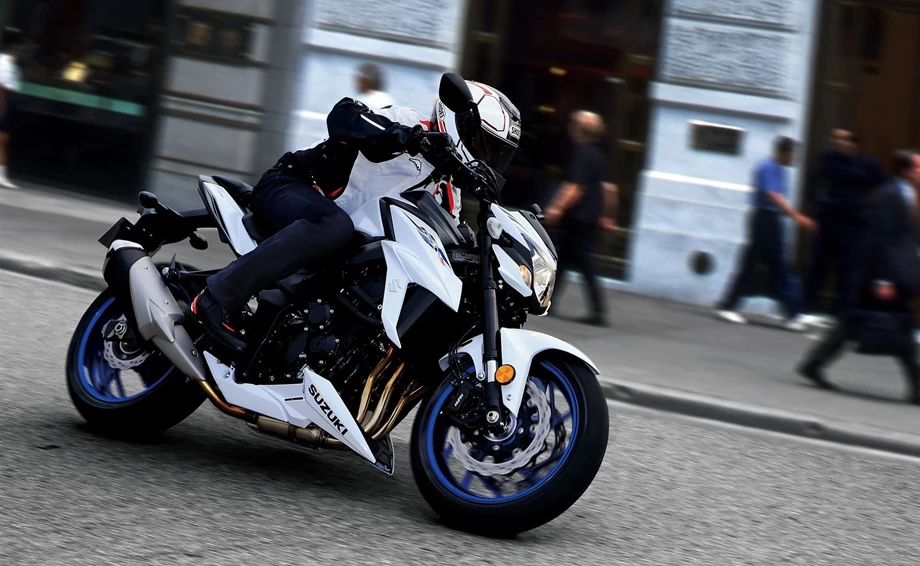 Verleihmotorrad Suzuki GSX-S750 vom Händler Auto und Motorrad Sturm Bild 21: Verleihmotorrad Suzuki GSX-S750 vom Händler Auto und Motorrad Sturm