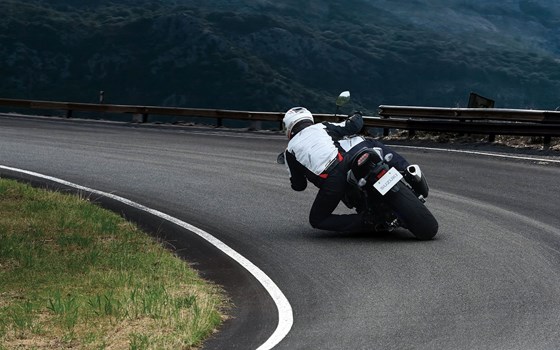 Verleihmotorrad Suzuki GSX-S750 vom Händler Auto und Motorrad Sturm - Bild 30 Verleihmotorrad Suzuki GSX-S750 vom Händler Auto und Motorrad Sturm - Bild 30