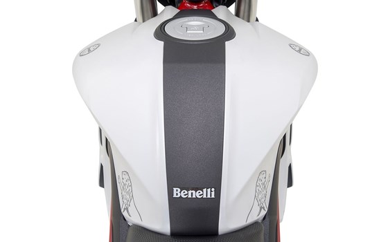 Verleihmotorrad Benelli BN 125 vom Händler Auto und Motorrad Sturm - Bild 9 Verleihmotorrad Benelli BN 125 vom Händler Auto und Motorrad Sturm - Bild 9