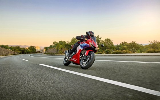 Verleihmotorrad Honda CBR500R E-Clutch vom Händler Bruhy Kraftfahrzeug GmbH - Bild 18
