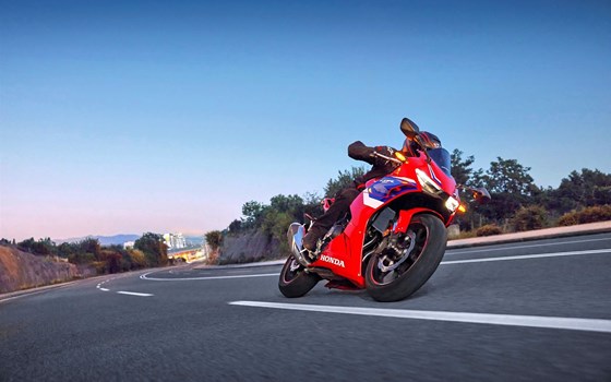 Verleihmotorrad Honda CBR500R E-Clutch vom Händler Bruhy Kraftfahrzeug GmbH - Bild 5