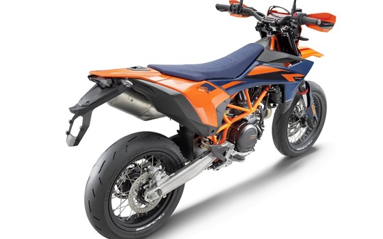 Verleihmotorrad KTM 690 SMC R vom Händler Motorrad Dirnberger GmbH & Co. KG - Bild 3
