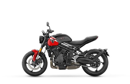 Leihmotorrad Triumph Trident 660