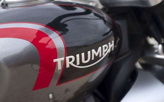 Verleihmotorrad Triumph Rocket 3 GT vom Händler Q-Bike Technik GmbH - Bild 19 Verleihmotorrad Triumph Rocket 3 GT vom Händler Q-Bike Technik GmbH - Bild 19
