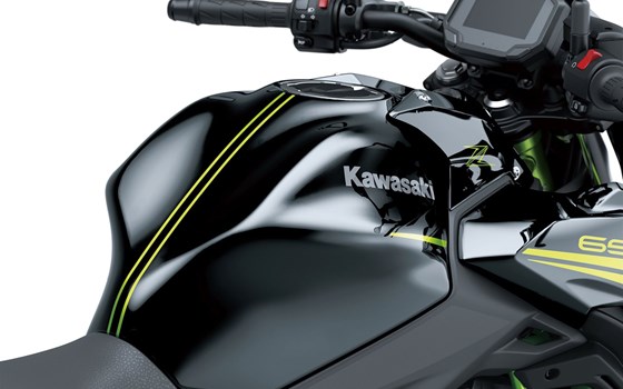 Verleihmotorrad Kawasaki Z650 vom Händler Heller & Soltau OHG - Bild 8 Verleihmotorrad Kawasaki Z650 vom Händler Heller & Soltau OHG - Bild 8