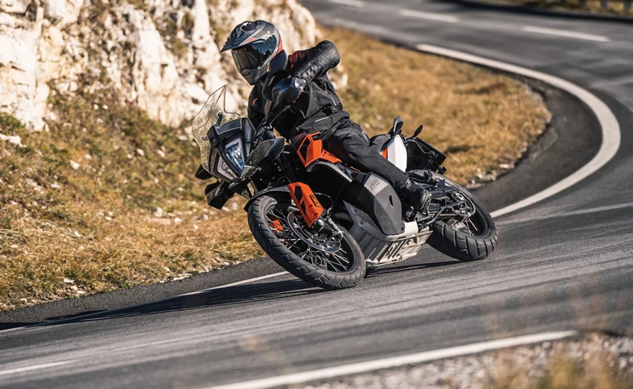 Verleihmotorrad KTM 790 Adventure vom Händler Stöbe Motorräder Bild 2: Verleihmotorrad KTM 790 Adventure vom Händler Stöbe Motorräder