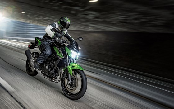 Verleihmotorrad Kawasaki Z 400 vom Händler Stöbe Motorräder - Bild 4 Verleihmotorrad Kawasaki Z 400 vom Händler Stöbe Motorräder - Bild 4