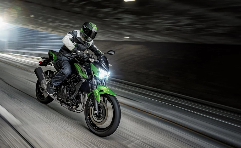 Verleihmotorrad Kawasaki Z 400 vom Händler Stöbe Motorräder Bild 4: Verleihmotorrad Kawasaki Z 400 vom Händler Stöbe Motorräder