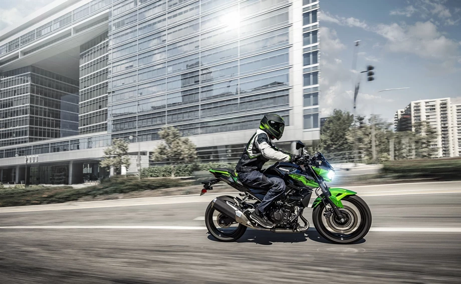 Verleihmotorrad Kawasaki Z 400 vom Händler Stöbe Motorräder Bild 7: Verleihmotorrad Kawasaki Z 400 vom Händler Stöbe Motorräder