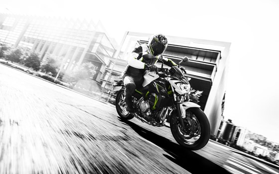 Verleihmotorrad Kawasaki Z650 vom Händler Stöbe Motorräder - Bild 2 Verleihmotorrad Kawasaki Z650 vom Händler Stöbe Motorräder - Bild 2