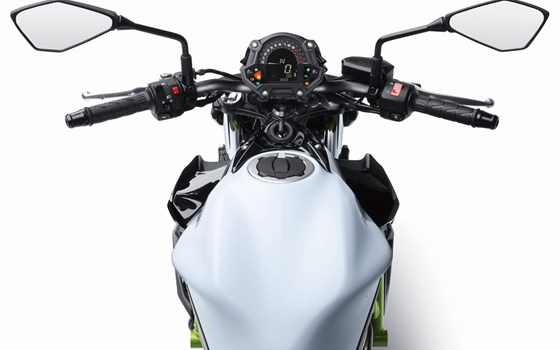 Verleihmotorrad Kawasaki Z650 vom Händler Stöbe Motorräder - Bild 26 Verleihmotorrad Kawasaki Z650 vom Händler Stöbe Motorräder - Bild 26