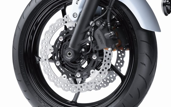 Verleihmotorrad Kawasaki Z650 vom Händler Stöbe Motorräder - Bild 27 Verleihmotorrad Kawasaki Z650 vom Händler Stöbe Motorräder - Bild 27