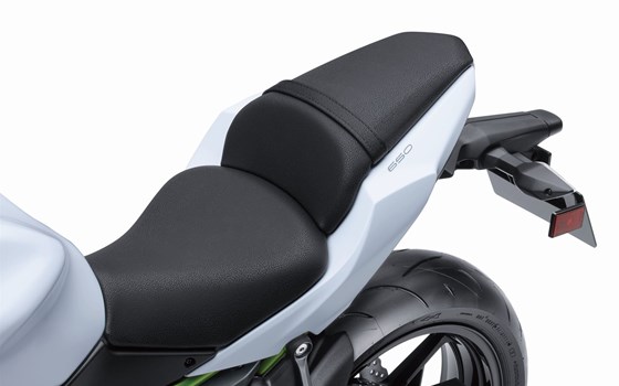 Verleihmotorrad Kawasaki Z650 vom Händler Stöbe Motorräder - Bild 30 Verleihmotorrad Kawasaki Z650 vom Händler Stöbe Motorräder - Bild 30