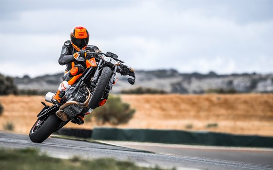Verleihmotorrad KTM 790 Duke vom Händler Stöbe Motorräder - Bild 20 Verleihmotorrad KTM 790 Duke vom Händler Stöbe Motorräder - Bild 20
