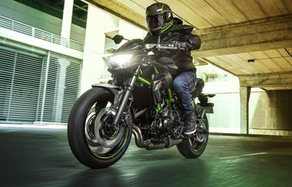 Leihmotorrad Kawasaki Z650