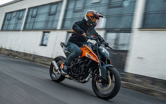 Verleihmotorrad KTM 125 Duke vom Händler Motorrad Ruser - Bild 5