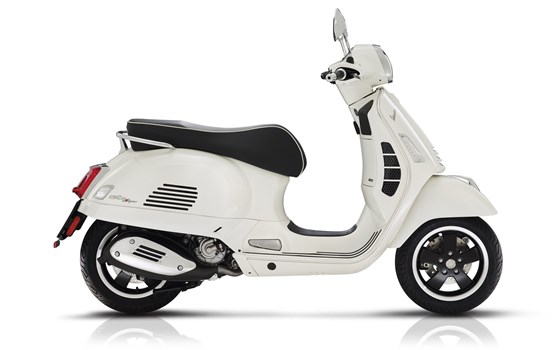 Verleihmotorrad Vespa GTS 300 hpe Super vom Händler Motorradsport Feil GmbH - Bild 6 Verleihmotorrad Vespa GTS 300 hpe Super vom Händler Motorradsport Feil GmbH - Bild 6