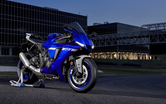 Verleihmotorrad Yamaha R1 vom Händler Motorrad Waser GmbH - Bild 6 Verleihmotorrad Yamaha R1 vom Händler Motorrad Waser GmbH - Bild 6