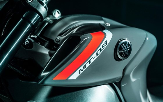Verleihmotorrad Yamaha MT-09 vom Händler Motorrad Henkel - Bild 7 Verleihmotorrad Yamaha MT-09 vom Händler Motorrad Henkel - Bild 7