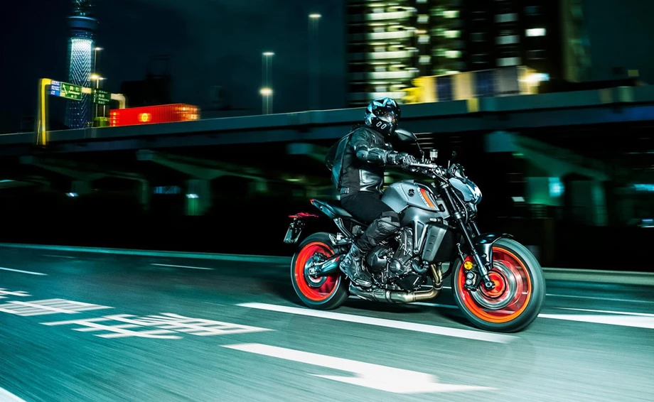 Verleihmotorrad Yamaha MT-09 vom Händler Motorrad Henkel Bild 4: Verleihmotorrad Yamaha MT-09 vom Händler Motorrad Henkel