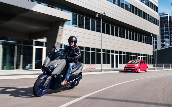 Verleihmotorrad Yamaha XMAX 300 vom Händler Zweirad Mildner - Bild 6 Verleihmotorrad Yamaha XMAX 300 vom Händler Zweirad Mildner - Bild 6