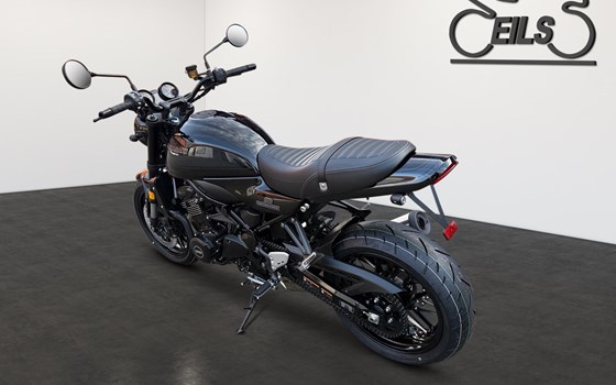 Verleihmotorrad Kawasaki Z900 RS Black Ball Edition vom Händler Hartmut Eils Motorradhandel - Bild 4