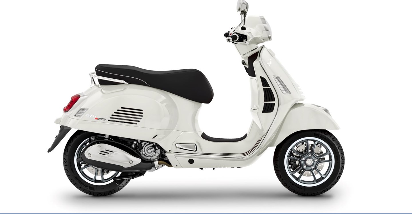 Verleihmotorrad Vespa GTS 310 Super vom Händler Motorrad Center Nord