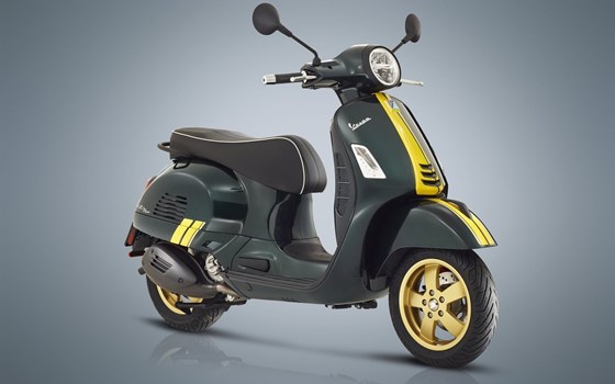 Verleihmotorrad Vespa GTS 300 Super Racing Sixties vom Händler ERRO MOTO - Bild 9