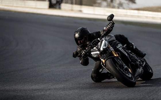 Verleihmotorrad Triumph Speed Triple 1200 RS vom Händler Triumph Emsland - Hertrampf Racing - Bild 5 Verleihmotorrad Triumph Speed Triple 1200 RS vom Händler Triumph Emsland - Hertrampf Racing - Bild 5