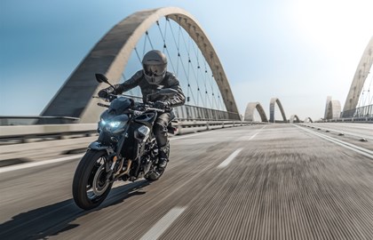 Leihmotorrad Kawasaki Z900