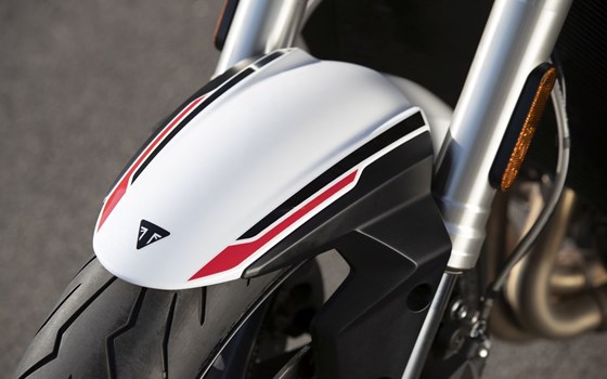 Verleihmotorrad Triumph Street Triple S A2 vom Händler Triumph Emsland - Hertrampf Racing - Bild 16 Verleihmotorrad Triumph Street Triple S A2 vom Händler Triumph Emsland - Hertrampf Racing - Bild 16