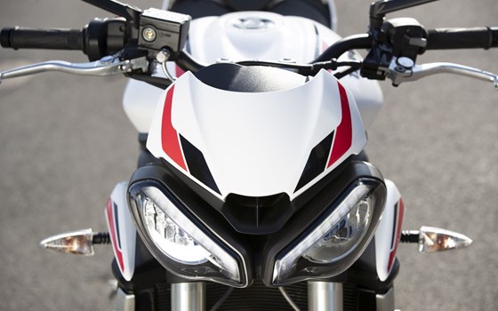 Verleihmotorrad Triumph Street Triple S A2 vom Händler Triumph Emsland - Hertrampf Racing - Bild 12 Verleihmotorrad Triumph Street Triple S A2 vom Händler Triumph Emsland - Hertrampf Racing - Bild 12