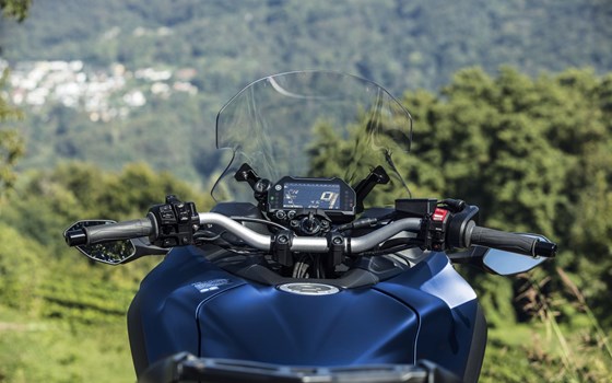 Verleihmotorrad Yamaha Niken GT vom Händler Zweiradsport Meine - Bild 11