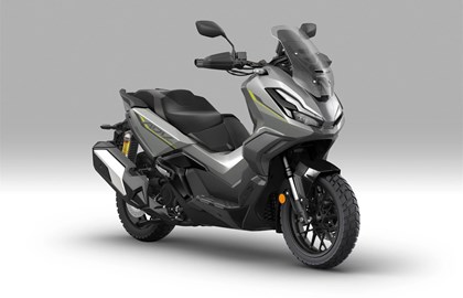Leihmotorrad Honda ADV350 Special Edition
