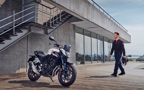 Verleihmotorrad Honda CB500 Hornet vom Händler Motorrad Oeler GmbH - Bild 15