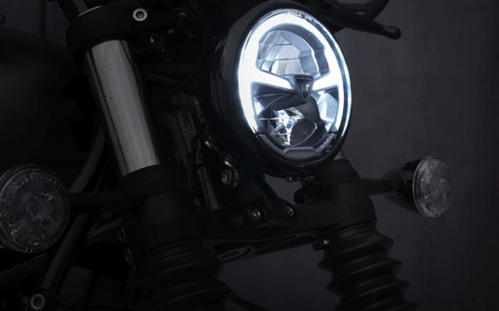 Verleihmotorrad Triumph Bonneville Bobber vom Händler Klingenberger Kehl GbR - Bild 9 Verleihmotorrad Triumph Bonneville Bobber vom Händler Klingenberger Kehl GbR - Bild 9