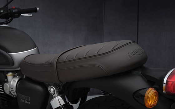 Verleihmotorrad Triumph Bonneville T120 Black vom Händler Klingenberger Kehl GbR - Bild 12 Verleihmotorrad Triumph Bonneville T120 Black vom Händler Klingenberger Kehl GbR - Bild 12