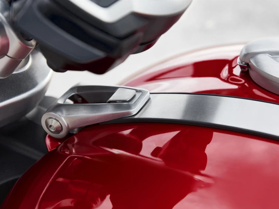 Verleihmotorrad Triumph Rocket 3 R vom Händler Klingenberger Kehl GbR Bild 15: Verleihmotorrad Triumph Rocket 3 R vom Händler Klingenberger Kehl GbR