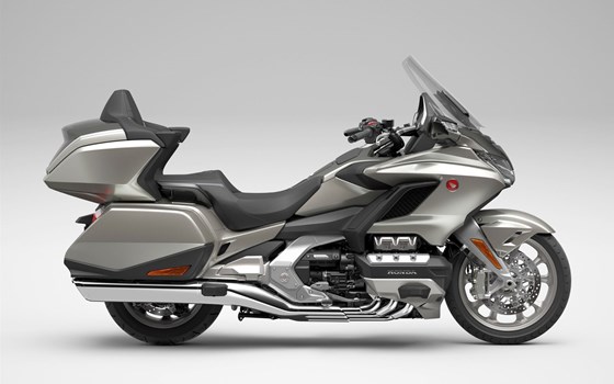Verleihmotorrad Honda GL 1800 Goldwing Tour DCT vom Händler Wellbrock & Co. GmbH - Bild 1 Verleihmotorrad Honda GL 1800 Goldwing Tour DCT vom Händler Wellbrock & Co. GmbH - Bild 1