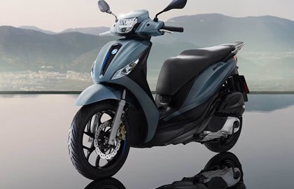 Leihmotorrad Piaggio Medley 125 ie IGET Leihmotorrad Piaggio Medley 125 ie IGET