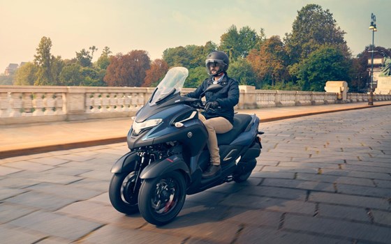 Verleihmotorrad Yamaha Tricity 300 vom Händler Motorrad Rubin GmbH & Co.KG - Bild 13 Verleihmotorrad Yamaha Tricity 300 vom Händler Motorrad Rubin GmbH & Co.KG - Bild 13