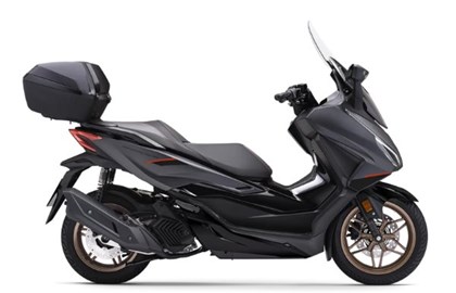 Leihmotorrad Honda Forza 125