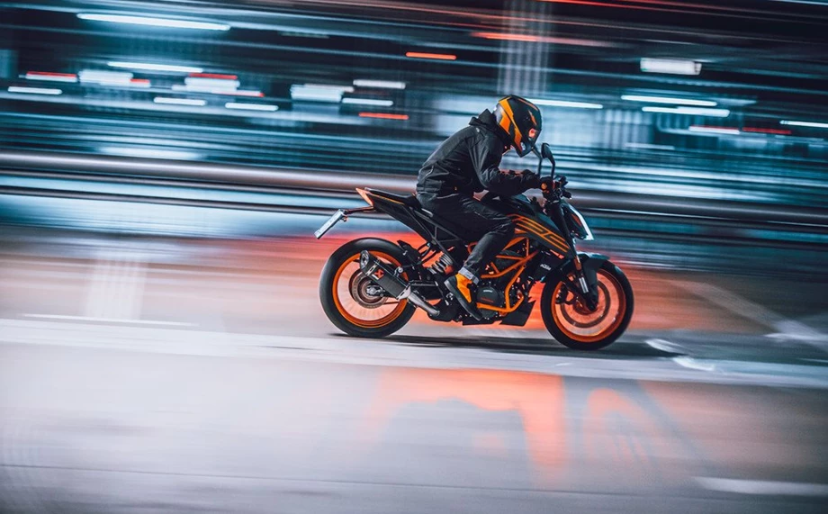 Verleihmotorrad KTM 125 Duke vom Händler Zweirad Unterberger GmbH Bild 1: Verleihmotorrad KTM 125 Duke vom Händler Zweirad Unterberger GmbH