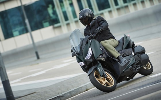 Verleihmotorrad Yamaha XMAX 300 Tech MAX vom Händler Munich-Bike-Factory - Bild 10