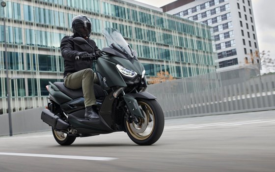 Verleihmotorrad Yamaha XMAX 300 Tech MAX vom Händler Munich-Bike-Factory - Bild 2