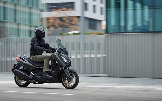 Verleihmotorrad Yamaha XMAX 300 Tech MAX vom Händler Munich-Bike-Factory - Bild 8