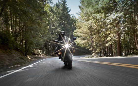 Verleihmotorrad Yamaha R7 vom Händler Munich-Bike-Factory - Bild 23