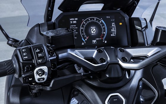 Verleihmotorrad Yamaha TMAX Tech MAX vom Händler Munich-Bike-Factory - Bild 4