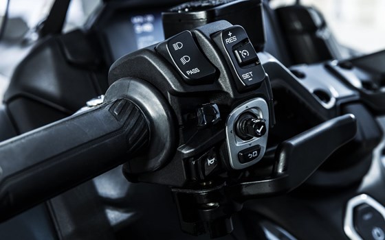 Verleihmotorrad Yamaha TMAX Tech MAX vom Händler Munich-Bike-Factory - Bild 9