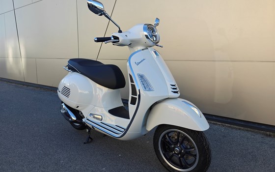 Verleihmotorrad Vespa GTS 310 Super vom Händler IL MOTO  Motorradhandel und Reparaturwerkstätte GesmbH - Bild 2 Verleihmotorrad Vespa GTS 310 Super vom Händler IL MOTO  Motorradhandel und Reparaturwerkstätte GesmbH - Bild 2